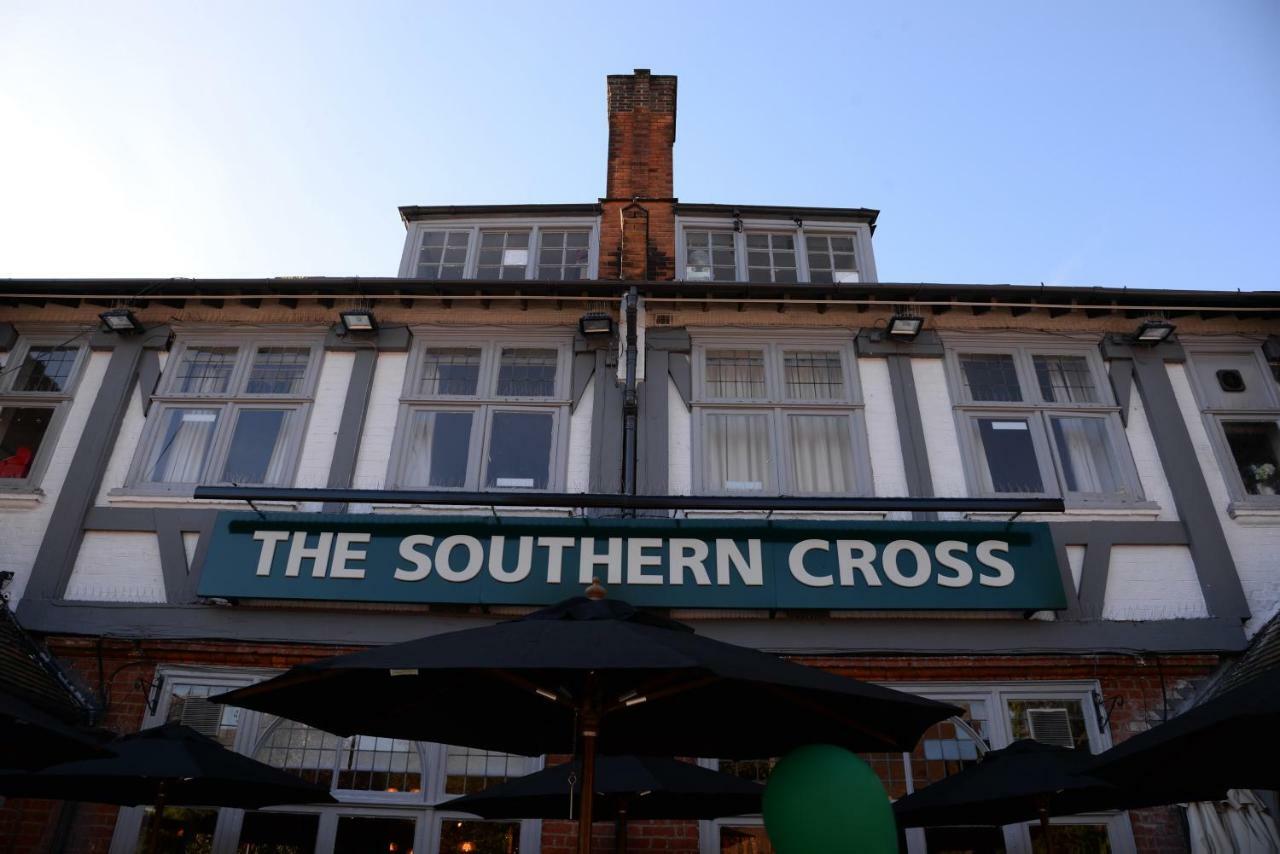 Southern Cross Watford  Luaran gambar